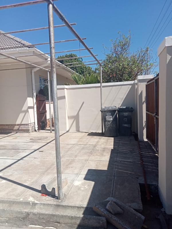 To Let 4 Bedroom Property for Rent in Goodwood Central Western Cape